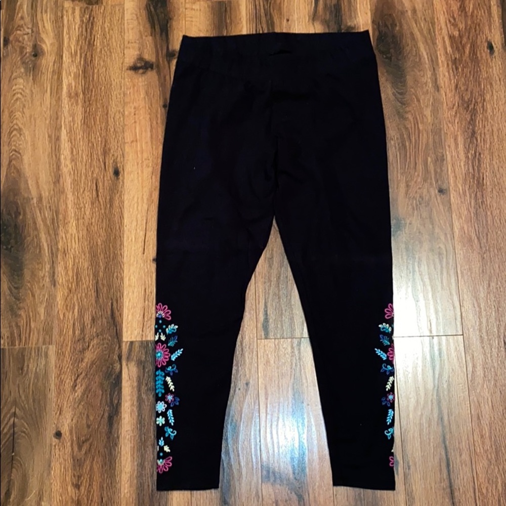 Torrid floral embroidered leggings